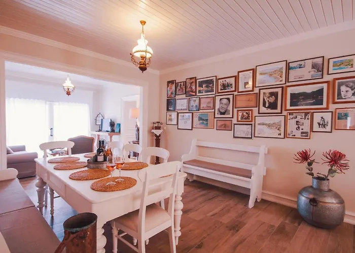 The Durrell White House ヴィラ カラミ